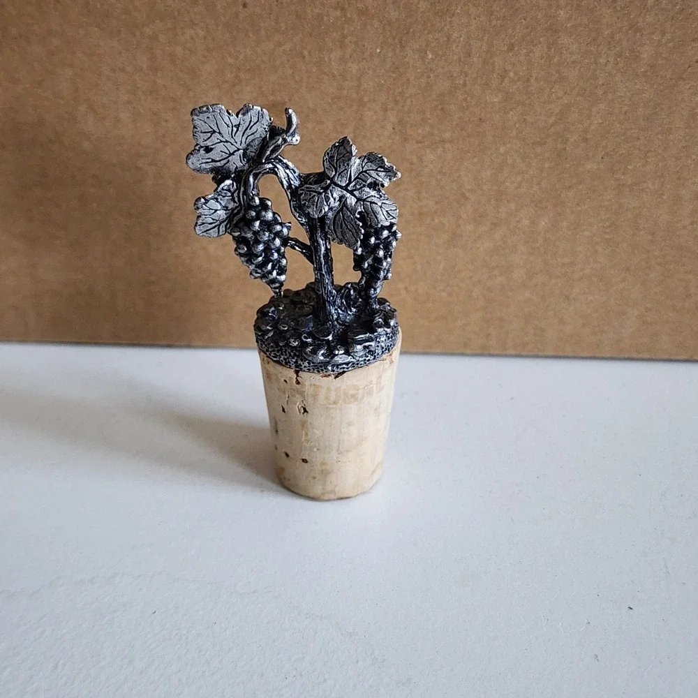 Vintage Grape Vine Wine Bottle Stopper Metal‎ Cork Barware Decor Farmhouse